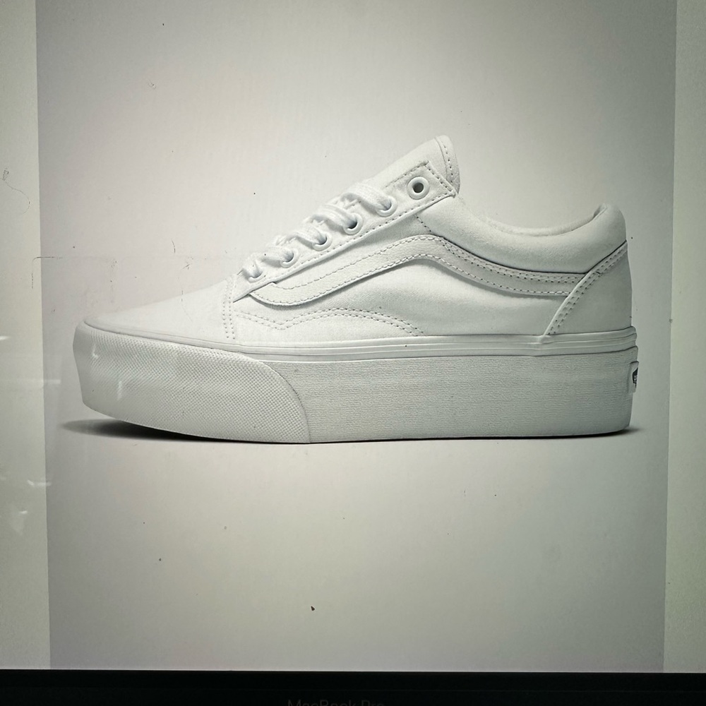 Vans Women’s Old Skool platform sneakers white canvas size 8